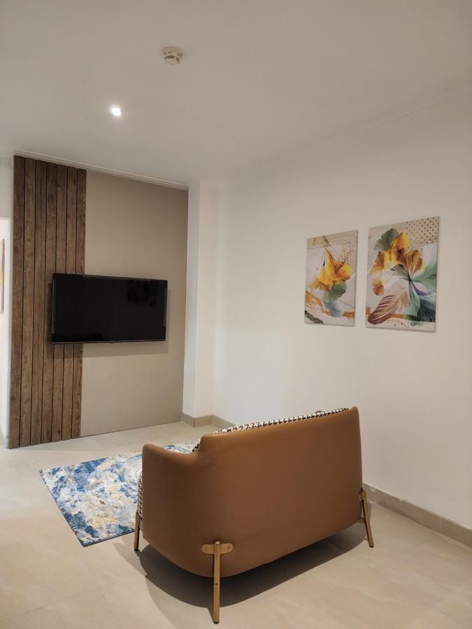 Imperial Suites Hotel Манама Экстерьер фото