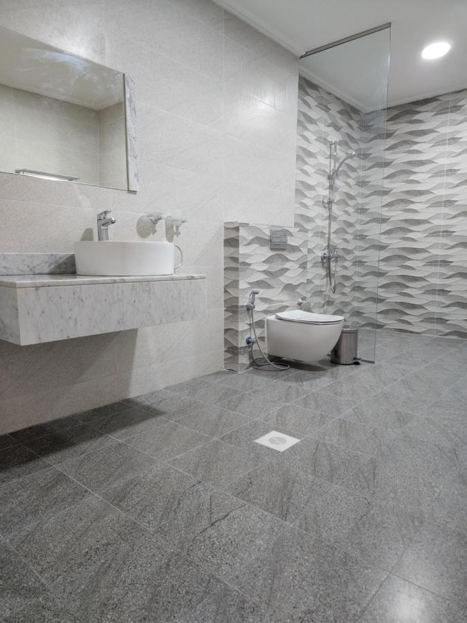 Imperial Suites Hotel Манама Экстерьер фото